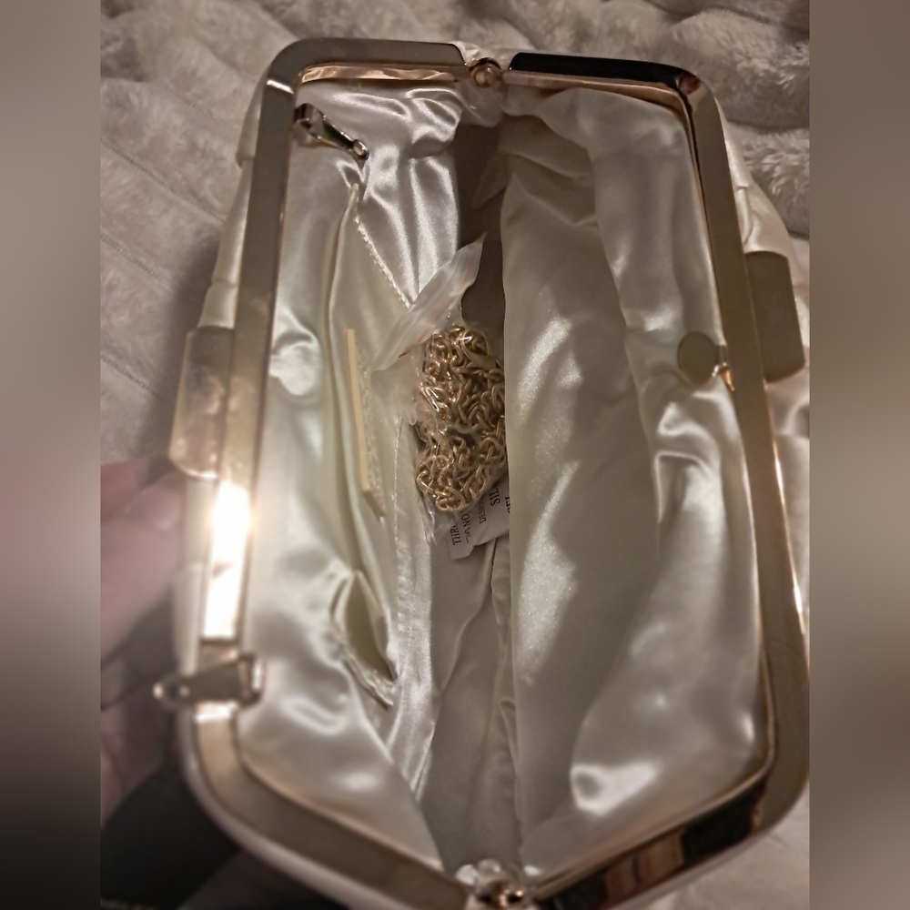 Badgley Mischka Off White Clutch and Crossbody with Floral Embellishments - Picture 5 of 8